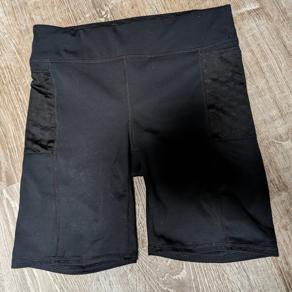 Rabbit black shorts M